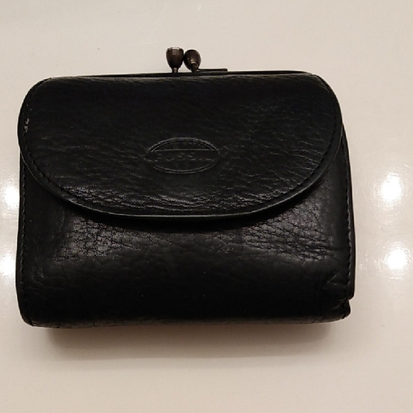 Fossil Handbags - Fossil Elegant Compact Black Genuine Leather Wallet Kisslock Coin Purse